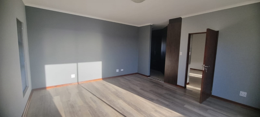 4 Bedroom Property for Sale in Country Club Western Cape